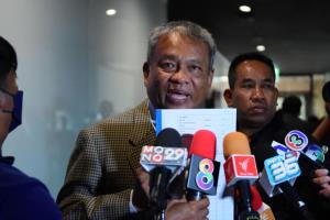 “วัชระ” ยื่นป.ป.ช.สอบก๊วนเลขาสภาฯส่อทุจริตตั้งงบสภาใหม่เวอร์ 2,800 ล.เหตุอยู่ในประกันส่อหมกเม็ด