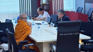 ช็อก! เจ้าอาวาสวัดไร่ขิงมอบตัวสู้คดี ยักยอกเงินวัดกว่า 300 ล้าน เหตุติดพนันบาคาร่าออนไลน์
