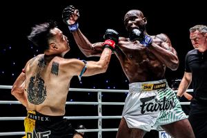 ONE ลุมพินี ชนะนาฏราช 2 ปีซ้อน / คอลัมน์ "TKO" โดย "น็อกเอาต์ แมน"