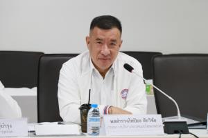 “ลุงป้อม”ขอบคุณ"แม้ว" เป็นห่วงลื่นล้มที่วัดพระเชตุพนฯ