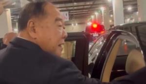 “บิ๊กป้อม” เข้าสภา ลงชื่อร่วมพิจารณางบ 69 กำชับ สส.พปชร.ทำเต็มที่