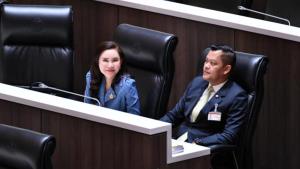 “ธนกร” แนะรัฐบาลผนึกกำลังกองทัพปรับยุทธศาสตร์เจรจาระหว่างประเทศให้รอบคอบไม่เพลี่ยงพล้ำ