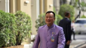 "สรวงศ์" ยันนายกฯ ยังไม่คุยในพรรคเพื่อไทยเรื่องปรับ ครม. ตอนนี้มุ่งแก้ปัญหาชายแดน