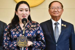 กมธ.การทหาร วุฒิสภา เล็งยื่นถอดถอนนายกฯ พรุ่งนี้ ลั่นไม่ยอมให้ใครทำลายเกียรติภูมิประเทศ