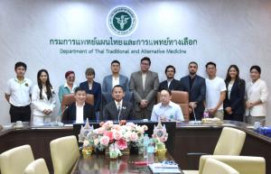 “สมศักดิ์” เผยนายกฯ ห่วงผู้ประกอบการกัญชา ย้ำธุรกิจต้องไม่บอบช้ำ เชื่อมั่นเดินต่อได้