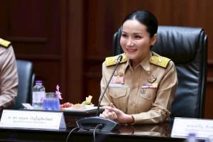 “นฤมล” ถกลดภาระงานครู จ่อดึงครูเกินเกณฑ์ทำธุรการ แก้ รร.เล็กขาดบุคลากรโดยไม่ต้องเพิ่มงบ