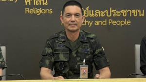 ทบ.ชี้เขมรไร้ท่าทีหยุดยิง ยังเสริมอาวุธหนักโจมตีทุกรูปแบบ ไม่สามารถไว้วางใจได้ พร้อมเปิดปฏิบัติการตอบโต้เต็มรูปแบบ