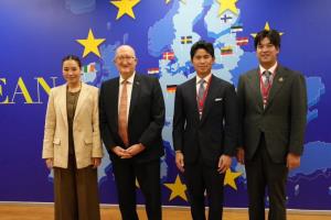 กมธ.ตปท.แจงทูตอังกฤษ-อียู ปะทะเขมร ถามเหตุเกินเขตแดนหรือไม่ ชี้ปราบแก๊งคอลฯมีผล ไทยไม่เลือกข้างมหาอำนาจ