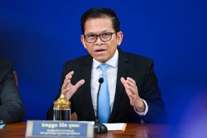 ‘เพ็ญ โบนา’ ซัดทหาร-สื่อไทยแพร่ข่าวเท็จมุ่งสร้างความแตกแยกระหว่างปชช.-รัฐบาล ชี้ไร้ประโยชน์ ชาวเขมรแยกแยะได้