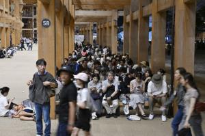 รถไฟใต้ดินโอซาก้าขัดข้อง ผู้ชมงานเอ็กซ์โปติดค้างยาวถึงดึก
