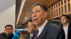 “วิสุทธิ์” ปัด พท.ปิดหนียื่นญัตติ MOU43-44 โบ้ยวิปฝ่ายค้านไม่มาตอบให้ชัด ชี้แม้ “อิ๊งค์” แพ้คดีก็ไม่รีบหานายกฯ