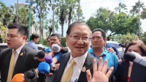 "หมอมิ้งค์" ปัดตอบคดีคลิปเสียงมีสัญญาณดีหรือไม่ ขอให้รอฟังศาลอย่างเดียว "อิ๊งค์" เข้าทำเนียบฯ ลุ้นผลอยู่ที่เจ้าตัว