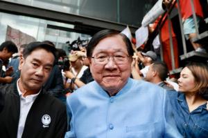 ชทพ.ร่วมกล่อม ปชน.ดัน "ชัยเกษม" พยักหน้าสัญญาณดีพรรคร่วมมาครบ ขาด "ขิง" ติดพบแพทย์ล่วงหน้า