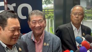 “ภูมิธรรม” ลั่น ไม่มีวอร์รูมเกาะติดผลประชุม เมินลุ้นผลและไม่ได้เข้าพรรคพท.