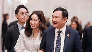 “เอม” แจงยังเลี้ยงลูกอยู่ไทย? ไม่ได้ขึ้นเครื่องไปกับ “พ่อแม้ว”