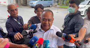 "นริศ" ปัดแตกหัก "เฉลิมชัย" ลาออกปชป.เพื่อช่วยลูกลุยการเมืองปัดคั่วรมต. รับสัมพันธ์ “ศักดิ์ดา” กว่า 40 ปี