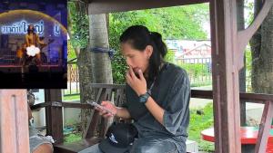 ตร.ปรับ 1 พันบาท นักดนตรีแก้ผ้าโชว์ในร้านเหล้าเมืองนนท์ เจ้าตัวไหว้ขอโทษ รับเลียนแบบศิลปินในดวงใจ
