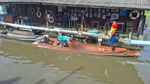 ยายพายเรือขนมะพร้าวไปขาย เกิดล่มกลางคลองบางมด จมน้ำดับ