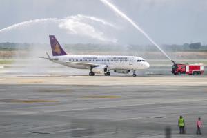 กัมพูชาเซ็นซื้อเครื่องบิน C909 จากจีน 20 ลำ เล็งจัดโบอิ้ง 737-800MAX อีก 10 ลำ