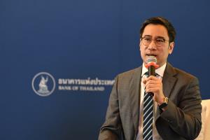 "เศรษฐพุฒิ" ขอโทษกรณีอายัดบัญชี ปชช. โยงบัญชีม้า - รับหารือเก็บภาษีเทรดทอง หวังสกัดบาทแข็ง