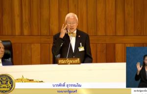 "บวรศักดิ์" ลั่นรบ.ไม่แก้รธน.ทั้งฉบับ ควบประชามติยกเลิก MOU เลือกตั้งบัตร 4 ใบ เมินใช้กม.เป็นอาวุธการเมือง