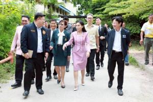 “นฤมล” ตรวจร.ร.ศรัทธาสมุทร เร่งซ่อมอาคารพังจากแผ่นดินไหว ดันแผนปรับปรุงบ้านพักครูทั่วไทย