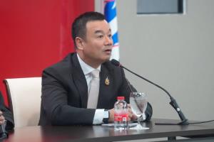 “สรวงศ์” ย้ำ เหตุ “อิ๊งค์” ลาเก้าอี้หัวหน้า กันนักร้องยื่นสอบคุณสมบัติ ยันยังเป็นเสาหลักเพื่อไทยสู้ศึกเลือกตั้ง