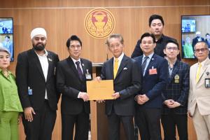 “ธีระชัย” ยื่นประธานสภา 6 ข้อ ปราบสแกมเมอร์ หยุดค้าพลังงาน-ทองคำกับกัมพูชา แนะใช้มาตรการทางเศรษฐกิจแทนการทูต