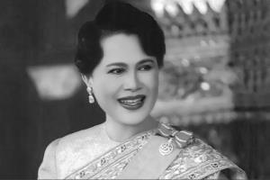 ครม.ให้สถานที่ราชการลดธงครึ่งเสา 30 วัน ขรก.-รัฐวิสาหกิจไว้ทุกข์ 1 ปี เปิดให้ ปชช.ถวายน้ำสรงพระบรมศพเบื้องหน้าพระฉายาลักษณ์ 26 ต.ค.