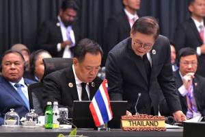 "อนุทิน" บินกลับมาเลเซีย ร่วม 5 ประชุม 3 หารือ ตอกย้ำบทบาทเชิงรุกของไทยในเวทีอาเซียน