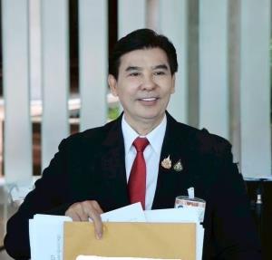 "เด็จพี่" เย้ย "มีเราไม่มีเทา" แค่พูดเอาหล่อกู้เรตติ่งหลังอุ่มชู ภท.-เตือนอย่าเชื่อ "อนุทิน" ไม่ชิงยุบสภา