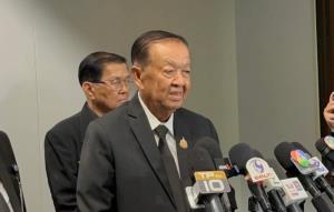 “วันนอร์” ย้ำความพร้อมเปิดประชุมวิสามัญถกแก้รธน. เชื่อขัดแย้งกมธ.คุยกันได้ ชี้สำคัญไม่ขัดคำวินิจฉัย
