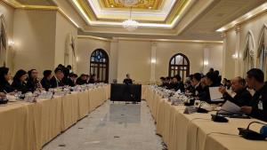 นายกฯประชุมนบข.ปลื้มพระบารมีในหลวง-ราชินี จีนซื้อข้าว 5 แสนตัน ขอทุกฝ่ายสวมบทเซลล์แมนขายสินค้าไทยให้มากที่สุด