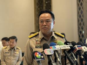 “อนุทิน” เมินตอบ ชทพ.ยกพรรคซบ ภท.หรือไม่ บอกให้รอดูประชุมใหญ่วันพรุ่งนี้