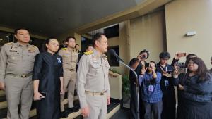 นายกฯอุทานเอ้า! เลี่ยงตอบสื่อ ปมแจ้งสมาชิกเตรียมตัวยุบสภา 12 ธ.ค.