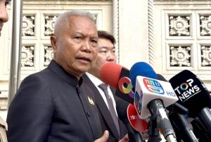 นายกฯสั่งเรือลาดตระเวน 24 ชม.อพยพน้ำท่วมสงขลา รับชาวบ้านว่าจ้างผ่านโซเชียลจริงยันศักยภาพรบ.พอ