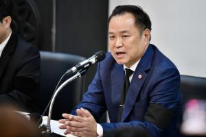 "อนุทิน" เตรียมลงสงขลาหลังประชุมมาตรการเยียวยา เมินตอบปมย้าย นอภ.หาดใหญ่-ศพทยอยโผล่
