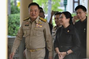 นายกฯหวังแก้รธน.พ่วงประชามติเสร็จม.ค.ก่อนยุบสภา เว้นถูกการเมืองเล่น โยนปชน.หาคำตอบพรรคจ้องล้ม