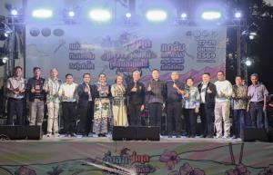 รองนายกรัฐมนตรีลงพื้นที่ จ.พัทลุง เปิดงาน “รับลม ชมเล แลว่าว เล่นลม” เชื่อมสัมพันธ์ เพื่ออนุรักษ์ศิลปวัฒนธรรมประเพณี และส่งเสริมการท่องเที่ยวชุมชน