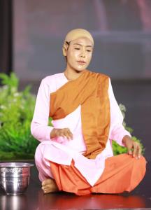 "มิสแกรนด์ท่าขี้เหล็ก"ถูกถอดกลางอากาศ เหตุแต่ง"แม่ชี"ประกวดชุดประจำชาติ