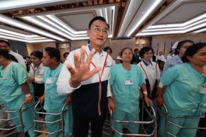 ศิริราช สำเร็จภารกิจ “Love for Humanity by Siriraj ครั้งที่ 4” ผ่าตัดเปลี่ยนข้อเข่า-สะโพก 79 ข้อ ให้ผู้ป่วยด้อยโอกาสลาว 50 ราย