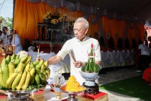 รมว.คมนาคม นำพุทธศาสนิกชนชาวสงขลา ร่วมพิธีบวงสรวงและเททองนำฤกษ์จัดสร้างวัตถุมงคล “เจ้าสัวเก้าแสน (นายแรง)”
