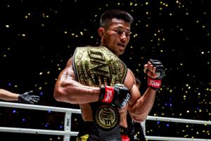 "ถัง ไค" ป้องกันแชมป์โลก MMA "เพชรทนง-นนทชัย" เข้าวินคู่ ศึก ONE Fight Night 43