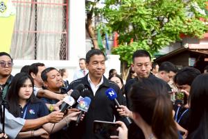 “ชัชชาติ” ขอบคุณ “อภิสิทธิ์” ให้คะแนน พร้อมจับมือ สก. ทุกพรรคพัฒนา กทม.