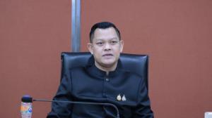 “ธนกร” อัด “ปิยบุตร” เลิกปลุกปั่นให้สังคมสับสนความเป็นกลางขององคมนตรี หวังผลทางการเมืองของคนไม่กี่คน