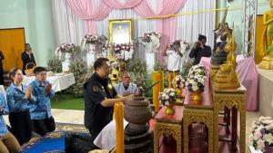 ครอบครัว “นพอมรบดี” จัดพิธีรำลึก 20 ปี “กอบกุล นพอมรบดี” อดีต สส.ราชบุรี ท่ามกลางความอาลัยของชาวเมืองโอ่ง