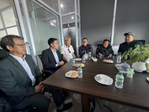 คณะ วทน. รุ่น 2 ดูงานกฎหมาย “Grandeur Law” เวียงจันทน์ เจาะลึกความต่างปูทางร่วมมือธุรกิจไทย-ลาว เล็งยุทธศาสตร์ลาว “ฮับโลจิสติกส์-แบตเตอรี่เอเชีย” และได้รับโอกาสดีเข้าพบอดีตอัยการอัตตะปือเชื่อมสัมพันธ์ พร้อมเยี่ยมชมคณะนิติ-รัฐศาสตร์ ม.แห่งชาติลาว