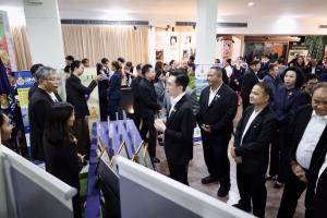 อธิการฯ มทร.อีสาน นำ 9 มทร.เปิดสมุดปกขาว 1.2 หมื่นล้าน เดินหน้ายุทธศาสตร์ “4+3” ผลิตกำลังคน 1.7 แสนคน รับ EV-AI-Semiconductor ดันไทยสู่ประเทศรายได้สูง