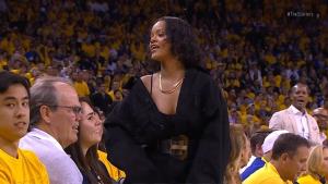 ที่นั่งคนดัง NBA Finals ราคาสูงกว่า 36 ล้านบาท ลุกกลับก่อนจบเกมอาจถูกแบน