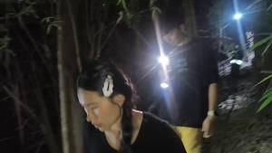 ระทึก! นักวิ่ง 2 คนหลงป่าเขาฉลาก ศรีราชา กู้ภัยระดม 20 นายเดินเท่าค้นหากลางคืน ก่อนช่วยออกมาได้ปลอดภัย